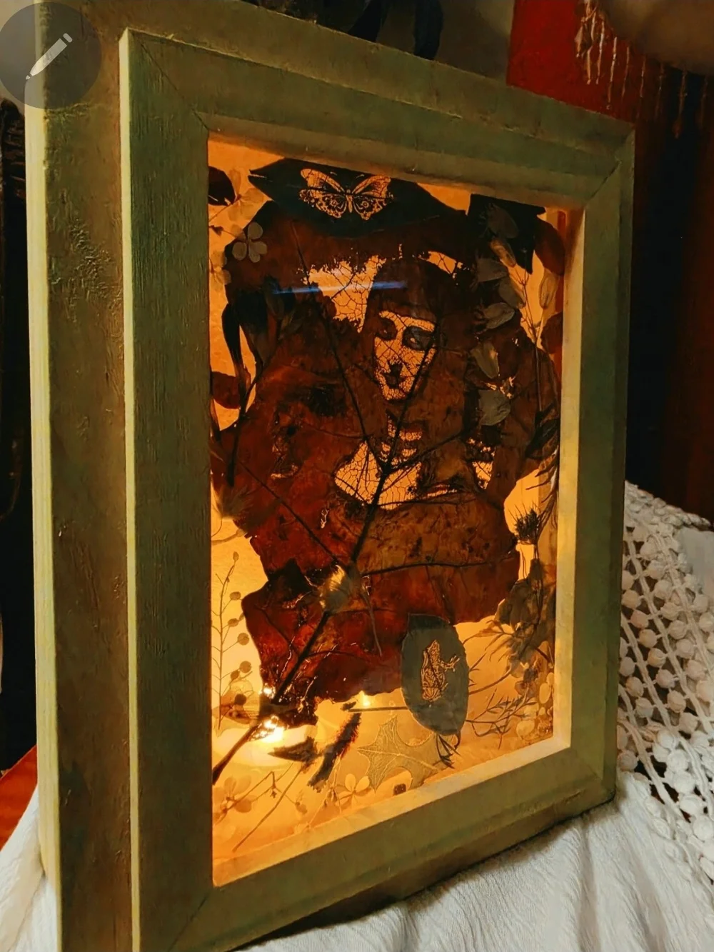Artisan Crafted -E Mona Leafsa It's Oak K'- Jewlery/trinket Box